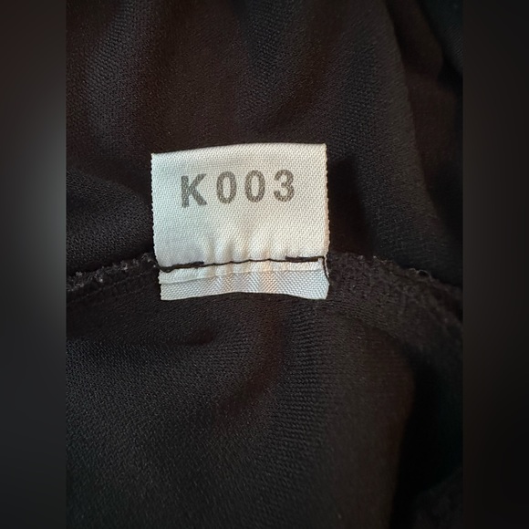 342. Ladies Ann Taylor Vintage Black Skirt with side slits - Picture 10 of 10